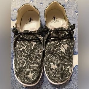 Corkys Black Palm Kayaks